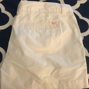 Vineyard Vines white shorts
